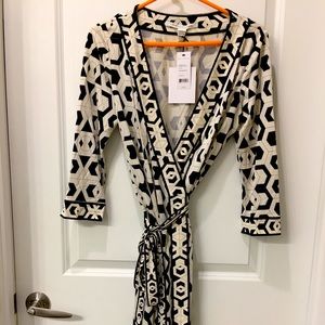 NWT DVF Banded Julian wrap dress in Hex Maze Black 8 $425